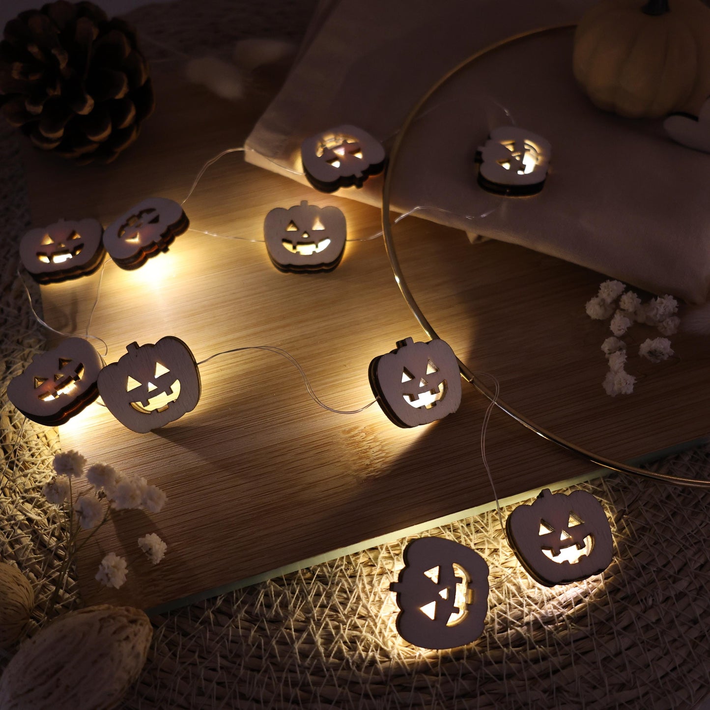 Süßes oder Saures
lichterkette holz
led licht für kürbis
kürbis zu halloween
kürbis lichterkette batterie
holzdeko herbst zum hinstellen
herbst lichterkette LED
herbst lichter
halloween led kerze
halloween kürbis geschenk
halloween deko lichter
geschenk für freundin
deko kürbis mit licht