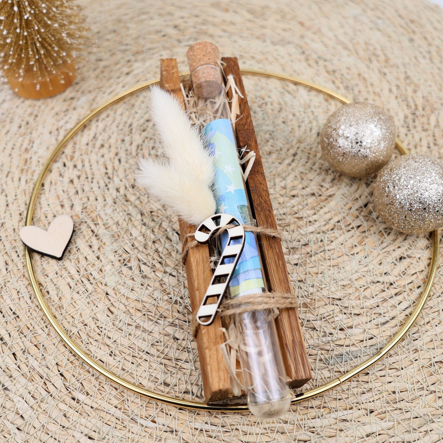 wunscherfüller reagenzglas
wunscherfüller gutschein
wichtelgeschenk weihnachten
weihnachtsgeschenk sohn
weihnachtsgeschenk mann
kleine geschenke weihnachten
geschenke für adventskalender
geldgeschenke verpacken
geldgeschenk weihnachten
geld gutschein
adventskalender kleinigkeiten
adventskalender holz
adventskalender geschenke