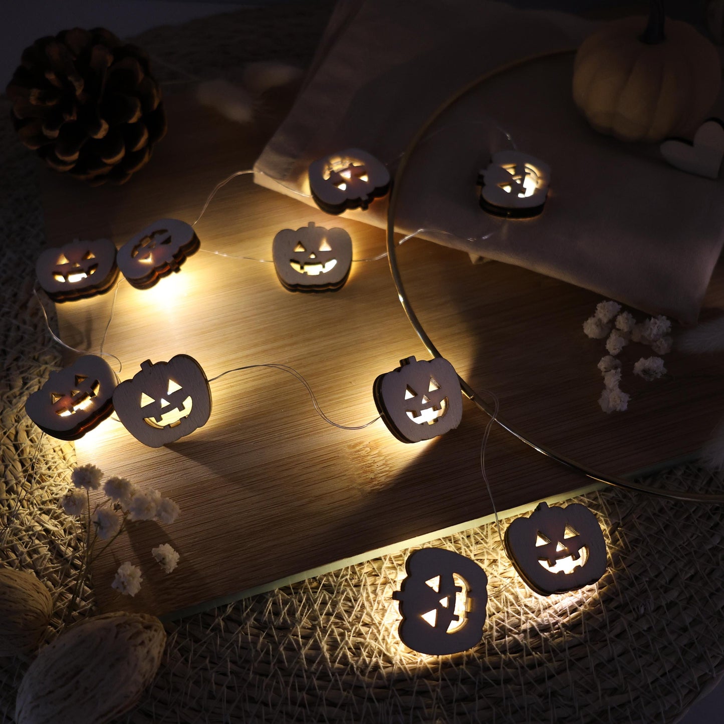 Süßes oder Saures
lichterkette holz
led licht für kürbis
kürbis zu halloween
kürbis lichterkette batterie
holzdeko herbst zum hinstellen
herbst lichterkette LED
herbst lichter
halloween led kerze
halloween kürbis geschenk
halloween deko lichter
geschenk für freundin
deko kürbis mit licht