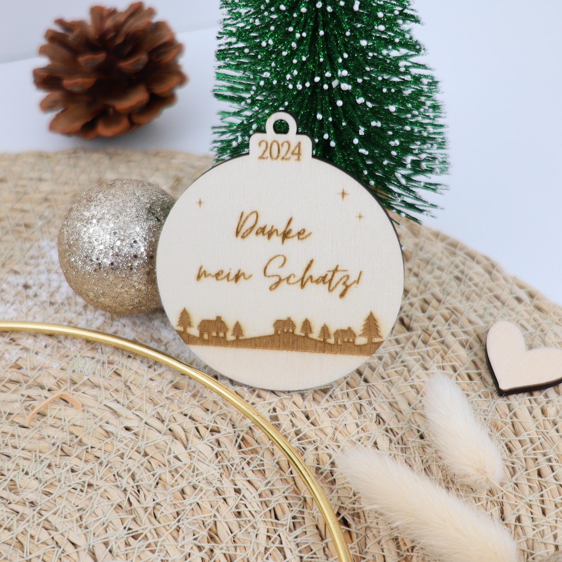 weihnachtskugel holz
weihnachtsgeschenke für frauen
weihnachtsgeschenk freundin
weihnachtsbaum holz
weihnachten holz laser
ornament weihnachten
kugeln weihnachten
geschenke für frauen
geschenkanhänger weihnachten
deko aus holz für weihnachten
christbaum schmücken beispiele
christbaum geschmückt
advent deko